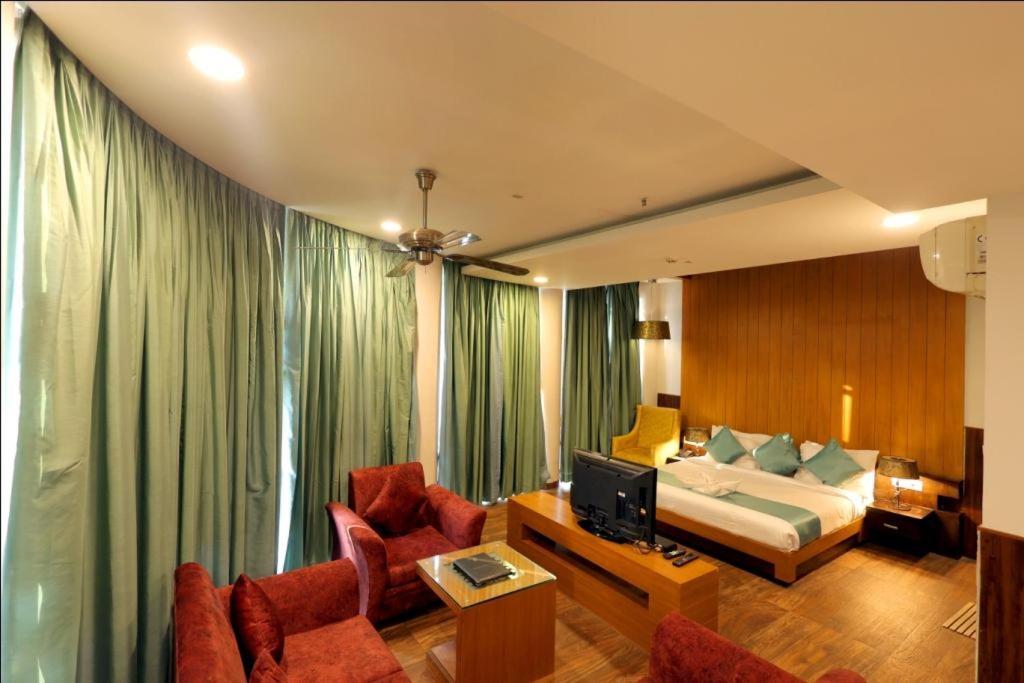 Hotel The Amaris Rishīkesh Esterno foto